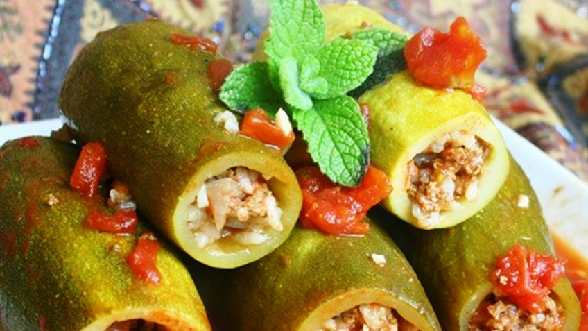 Kousa Mahshi Lebanese (How To Make Stuffed Zucchini)